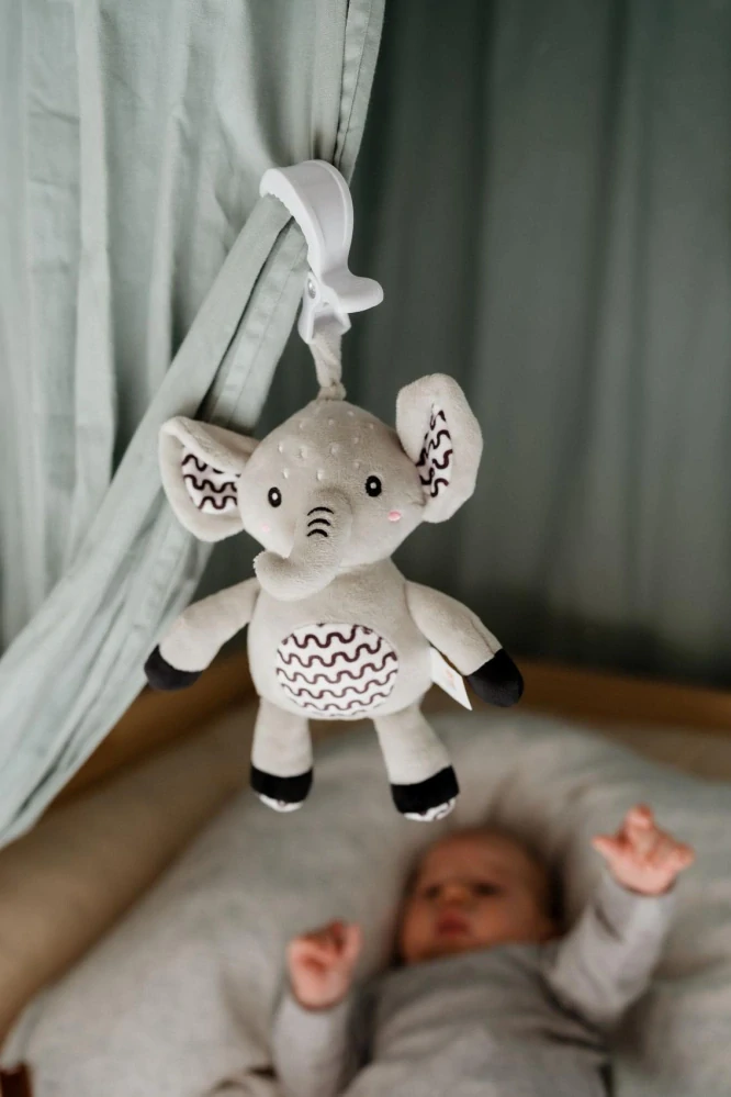Slon babyted natahovací hrací strojek plyš 30cm závěs na postýlku/kočárek