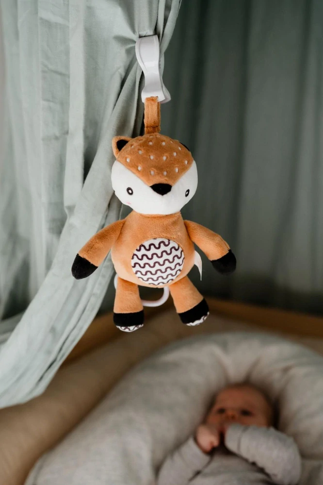 Srneček babyted chrastítko plyš 30cm závěs na postýlku/kočárek na kartě v sáčku 0m+