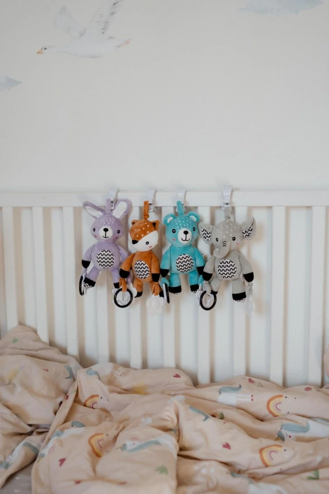 Srneček babyted chrastítko plyš 30cm závěs na postýlku/kočárek na kartě v sáčku 0m+
